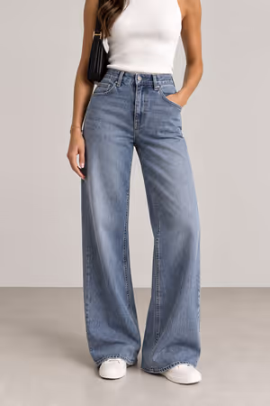 Straight Jeans